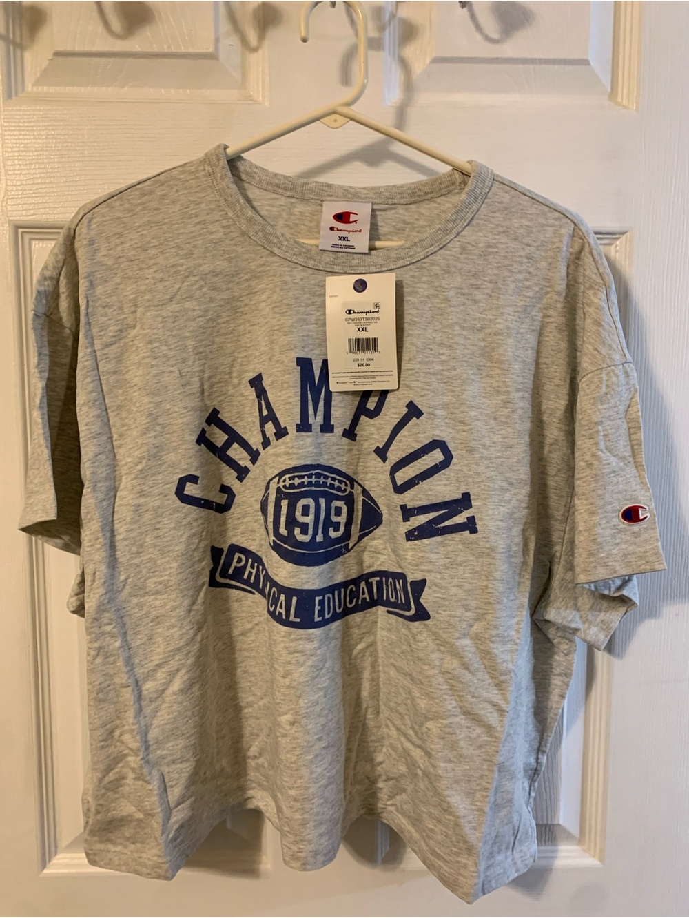 Champion NWT’s women’s XXL tee